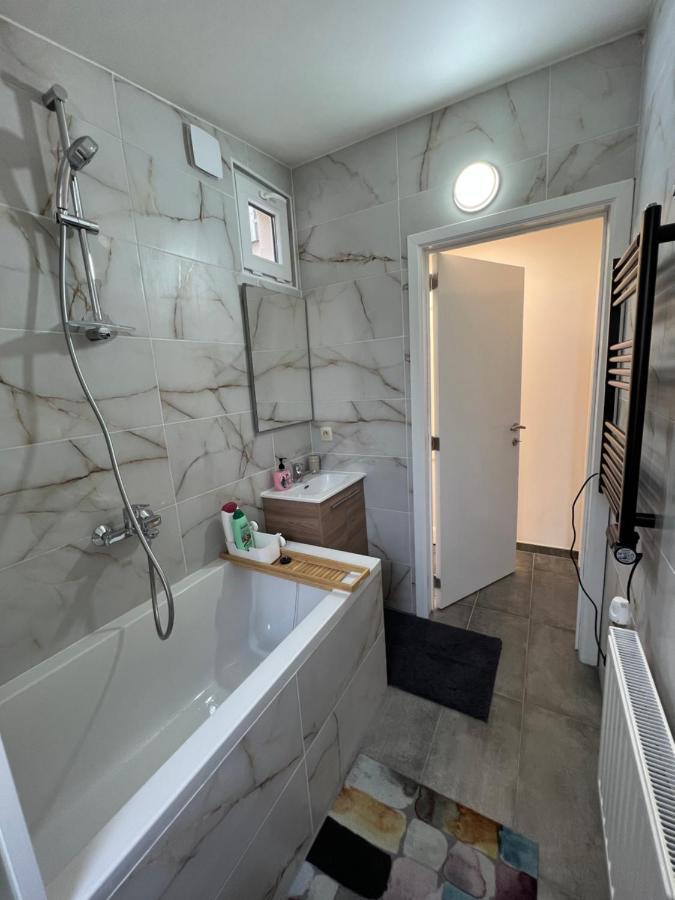 Design Europarlament Apartment With Private Terrace Bruksela Zewnętrze zdjęcie
